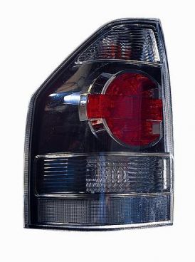 Taillight Mitsubishi Pajero 2006 Right Side 8330A358